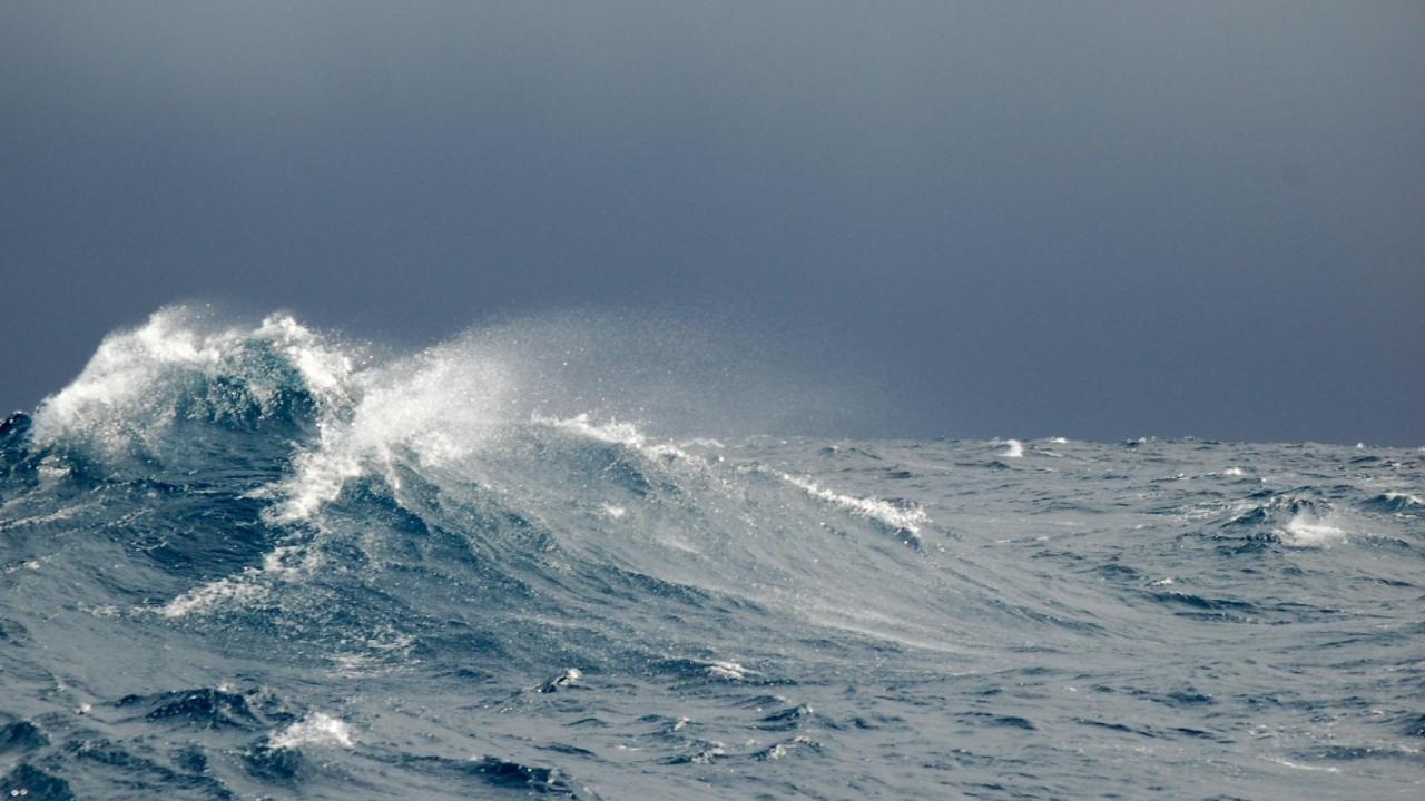 Picture of a stormy sea between South America and Antarctica