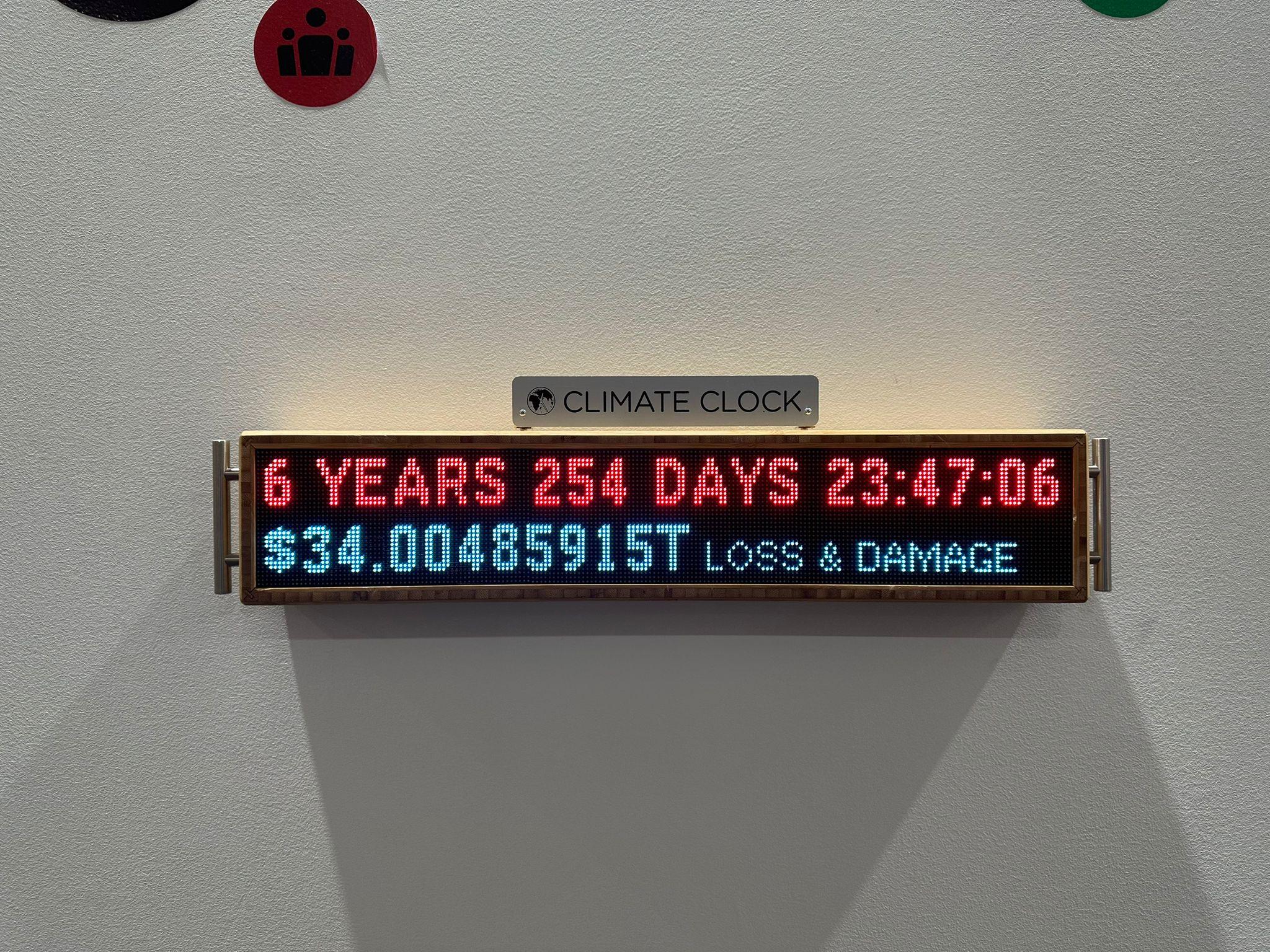 The climate clock at COP27 - climateclock.world